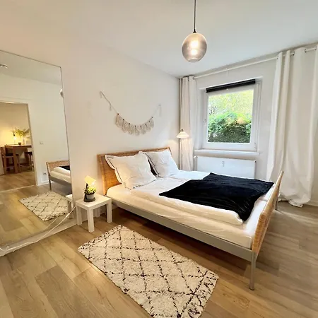 Gemuetliche, Zentrale Wohnung In Der Naehe Der Alster